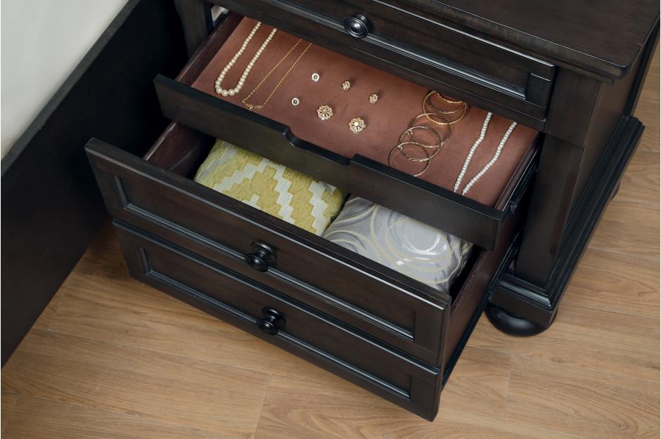 1718GY Bedroom-Begonia Collection