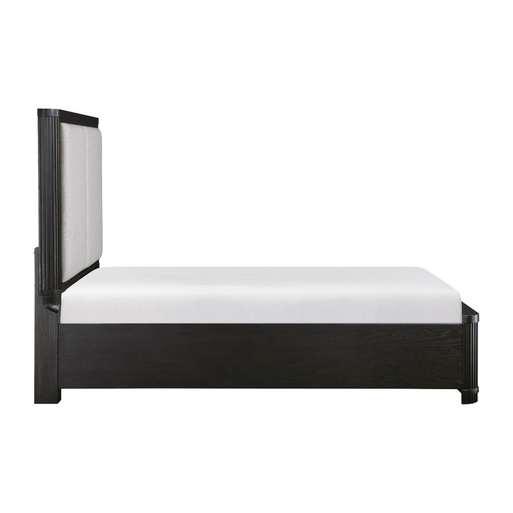 1381-1* Queen Platform Bed with Footboard Storage